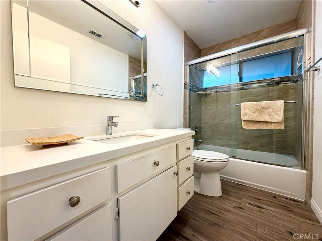 324 W 7th Street Property Photo 14