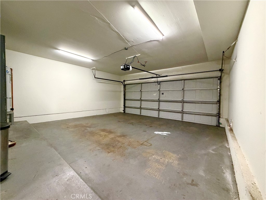324 W 7th Street Property Photo 19