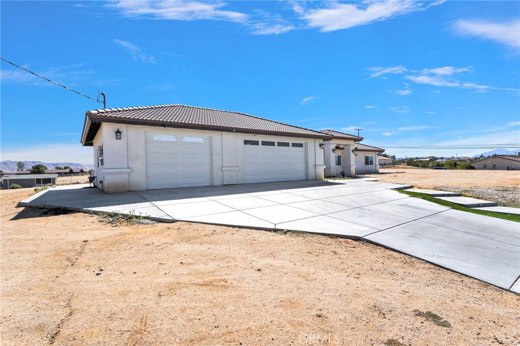 18237 Valencia Street Property Photo 4