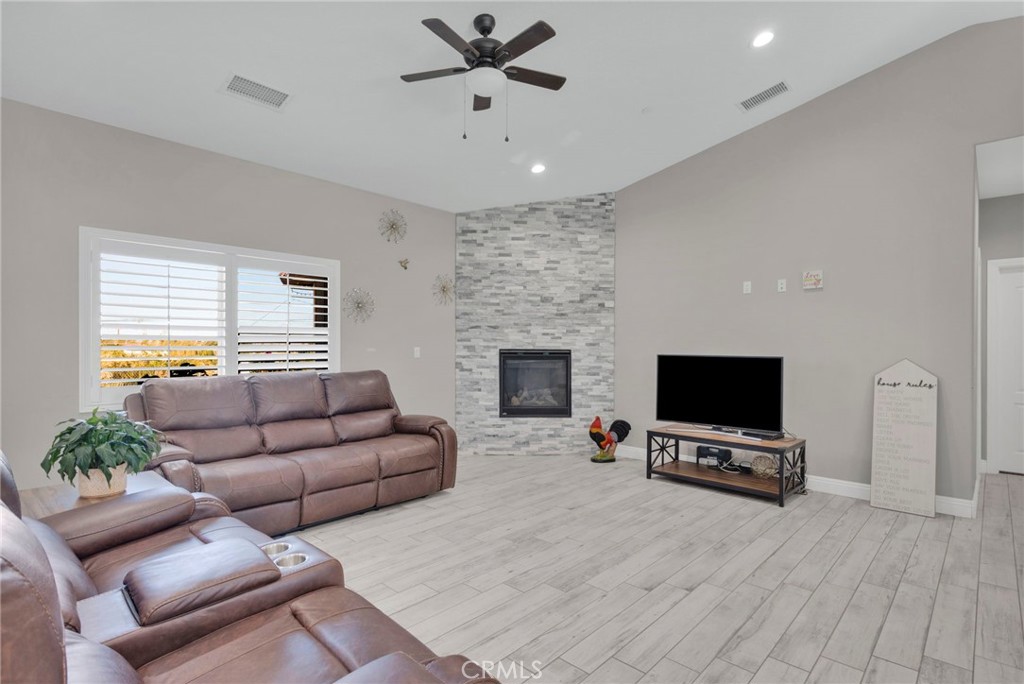 18237 Valencia Street Property Photo 7