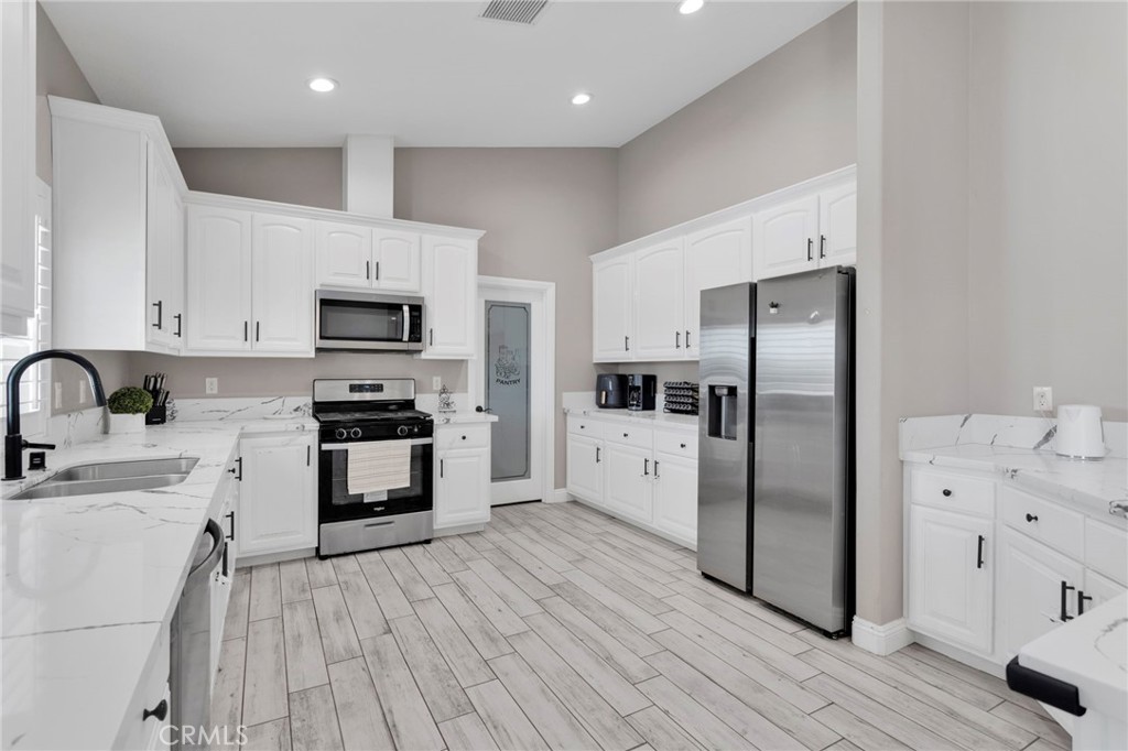 18237 Valencia Street Property Photo 10