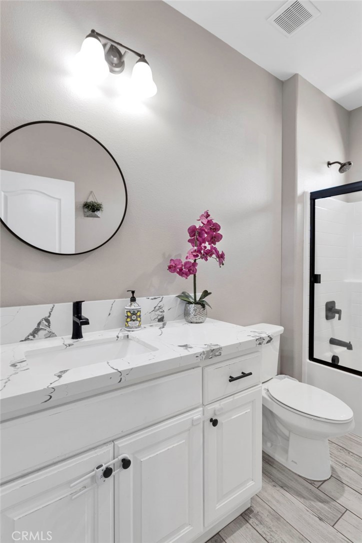 18237 Valencia Street Property Photo 16