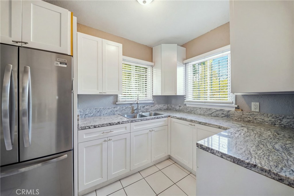 8205 Stanford Ave Property Photo 17