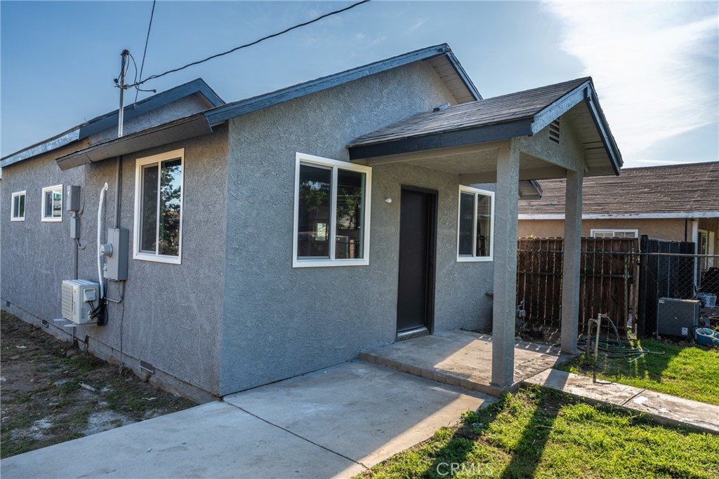 9777 Feron Property Photo 3