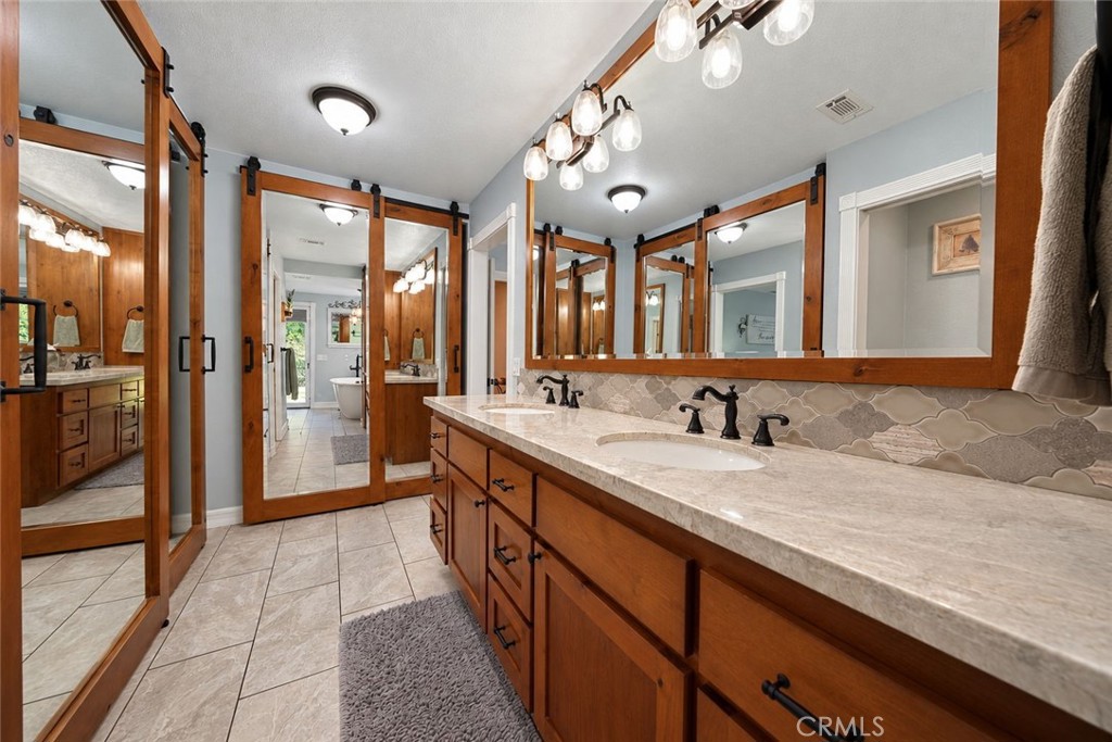 9780 Cinch Ring Property Photo 28