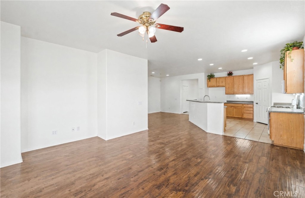 11716 Maywood Street Property Photo 5