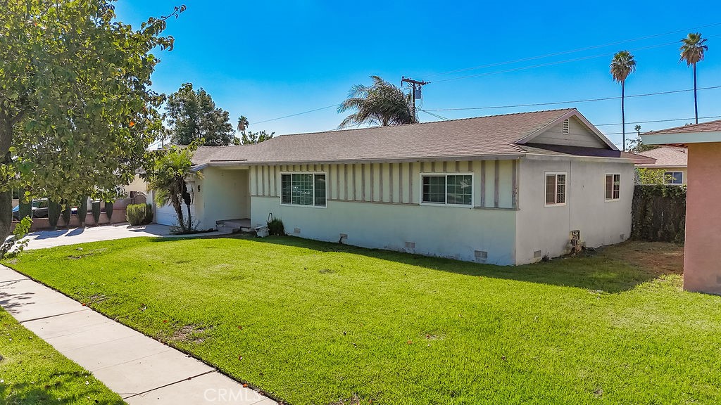 9826 Larch Avenue Property Photo 5