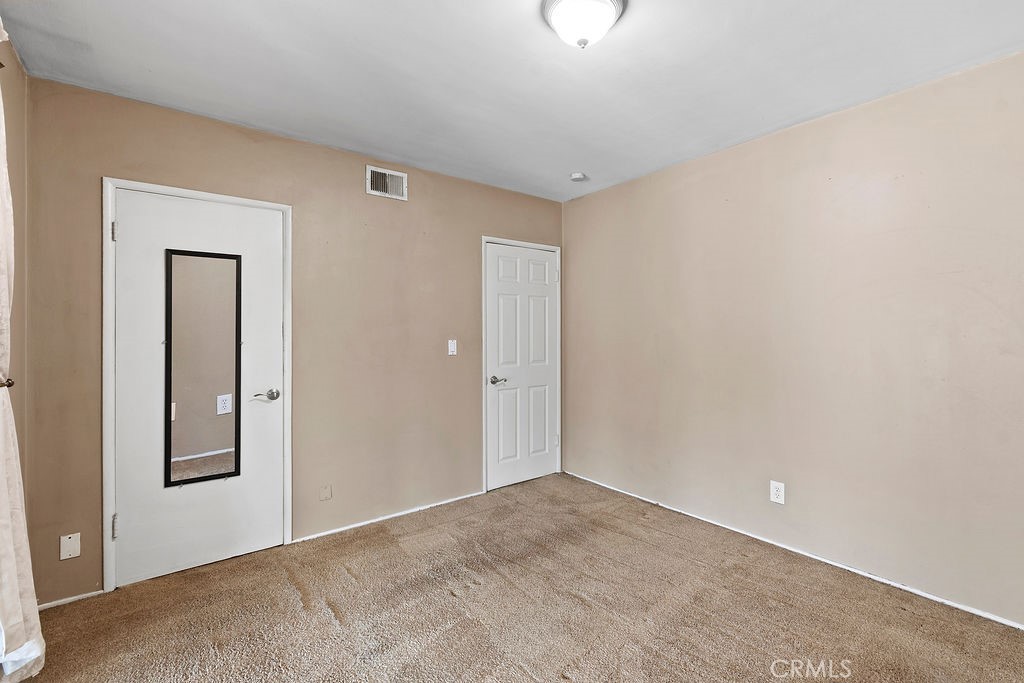 9826 Larch Avenue Property Photo 14