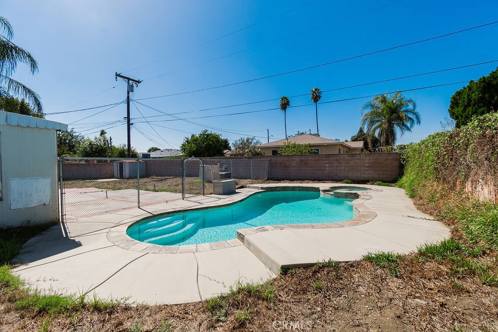 9826 Larch Avenue Property Photo 25