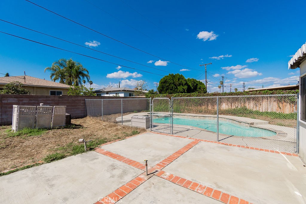 9826 Larch Avenue Property Photo 27