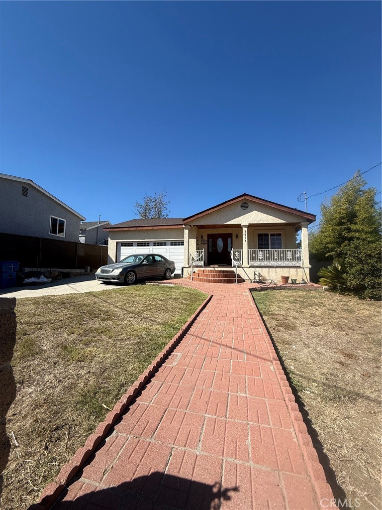 1651 Ricardo Property Photo 2