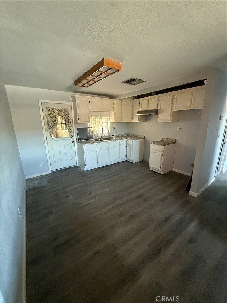 1651 Ricardo Property Photo 5