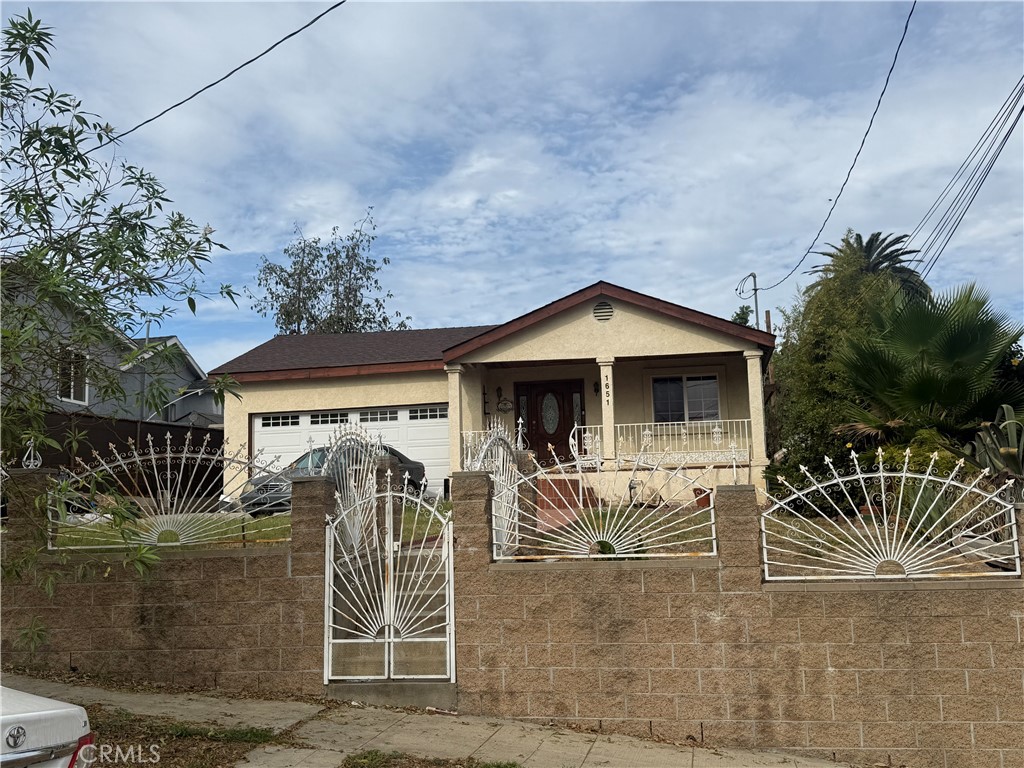 1651 Ricardo Property Photo 7