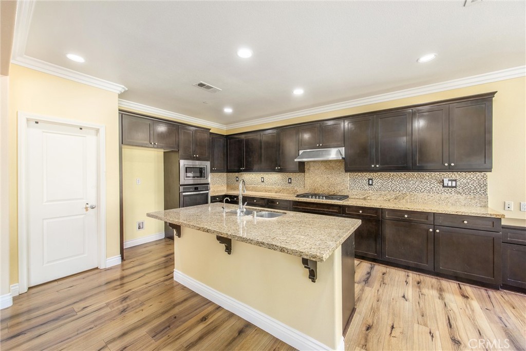 3020 Campania Terrace Property Photo 9