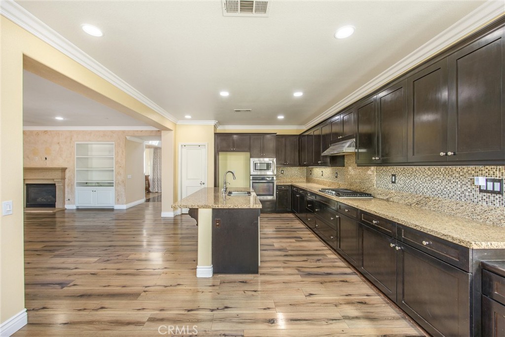 3020 Campania Terrace Property Photo 12