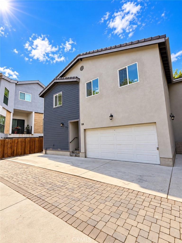 136 N Carondelet Property Photo 4