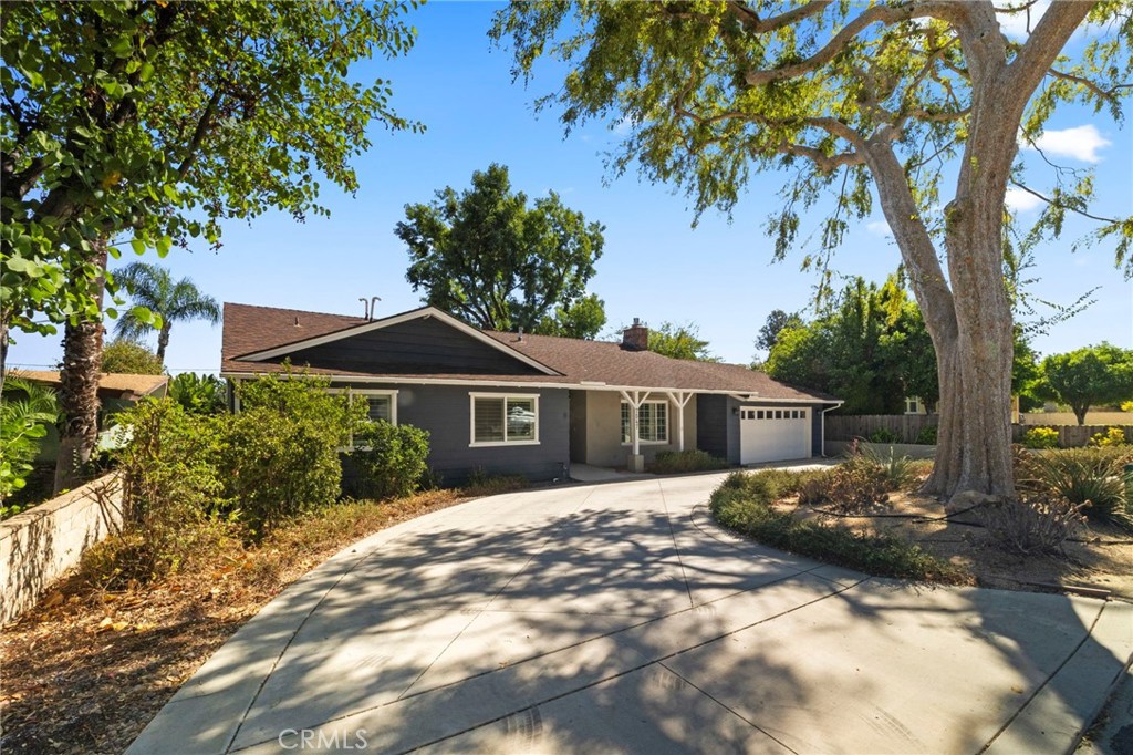 7547 Alta Cuesta Drive Property Photo 1