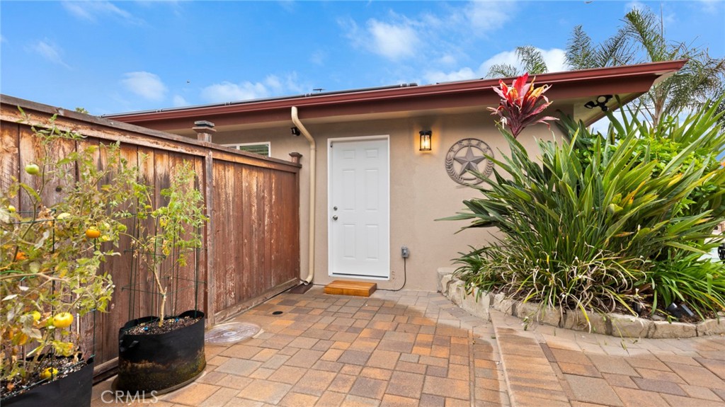 330 Teasdale B Property Photo 1