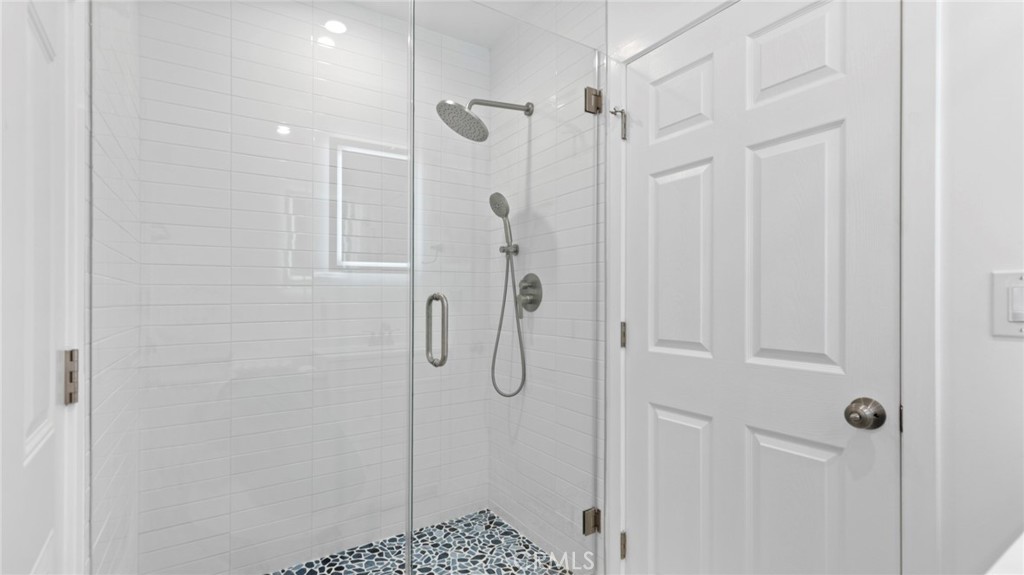 330 Teasdale B Property Photo 10