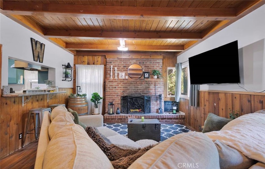 1056 Eagle Property Photo 3