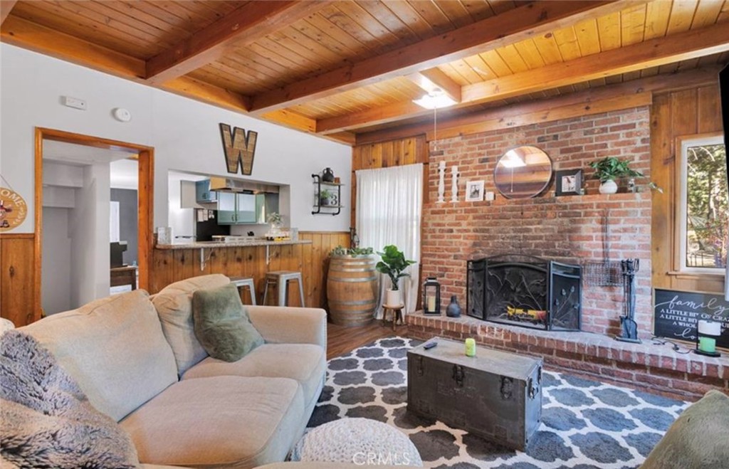 1056 Eagle Property Photo 4