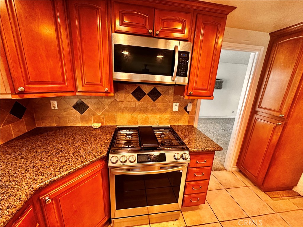 13384 Ironstone Avenue Property Photo 3