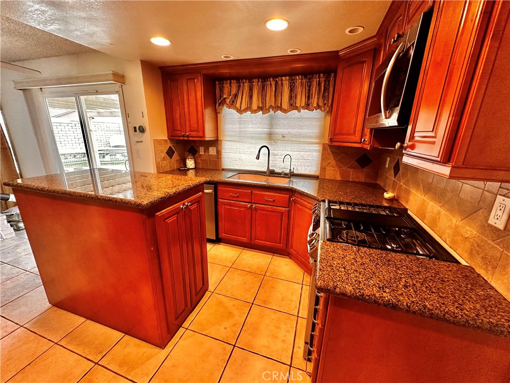 13384 Ironstone Avenue Property Photo 4