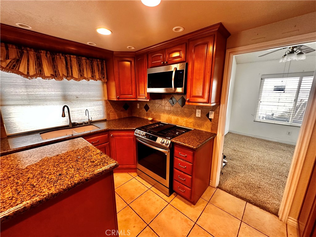 13384 Ironstone Avenue Property Photo 5
