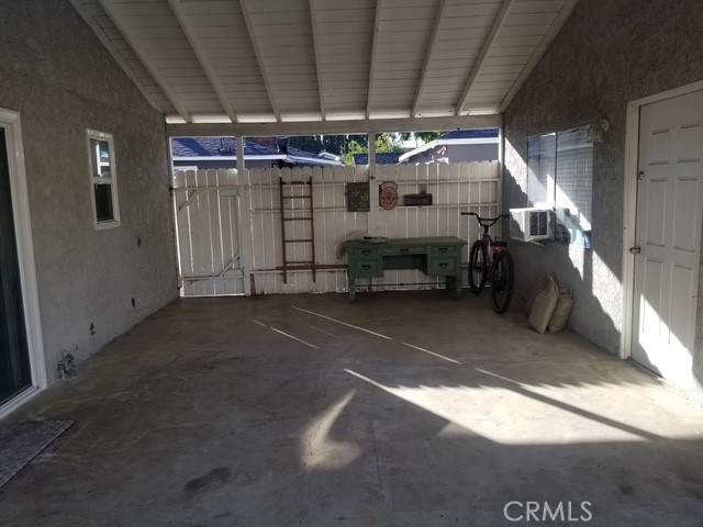 4984 Taft Property Photo 3