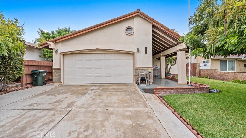 16559 Ember Glen Road Property Photo 1