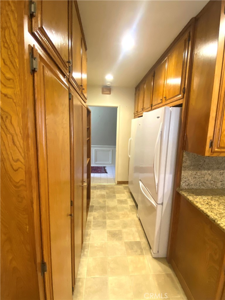 651 S Albertson Property Photo 6