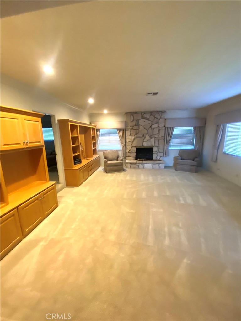651 S Albertson Property Photo 8