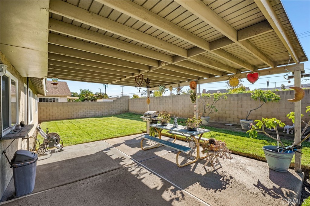 1216 Grossmont Property Photo 3