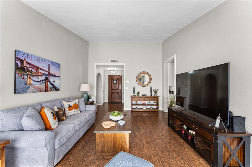 1216 Grossmont Property Photo 7