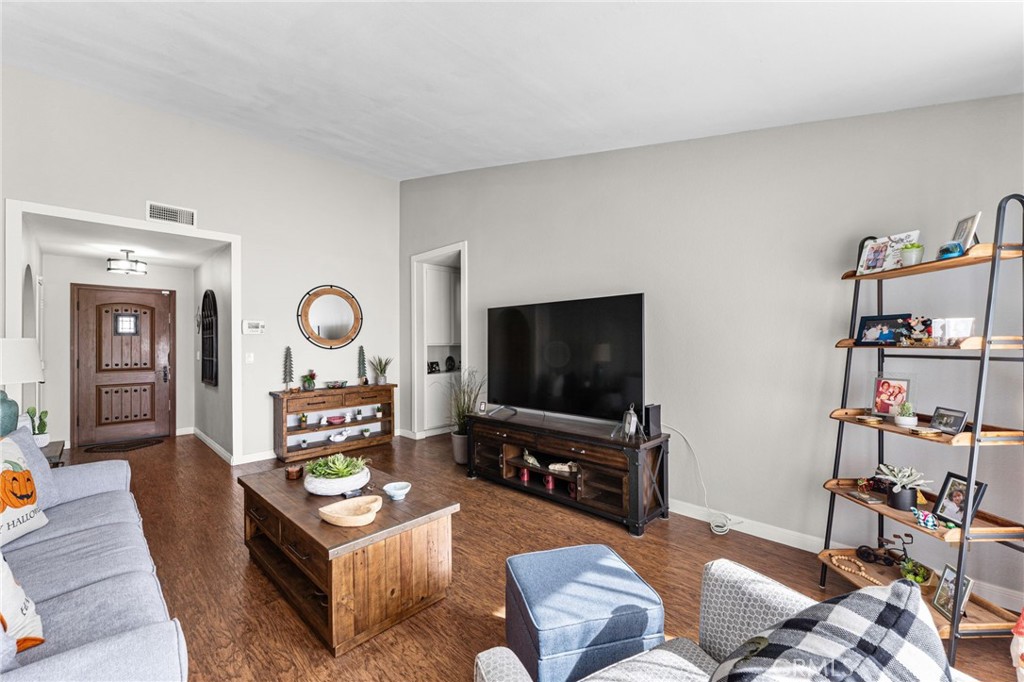 1216 Grossmont Property Photo 8