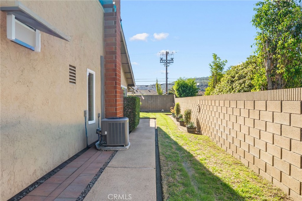 1216 Grossmont Property Photo 22