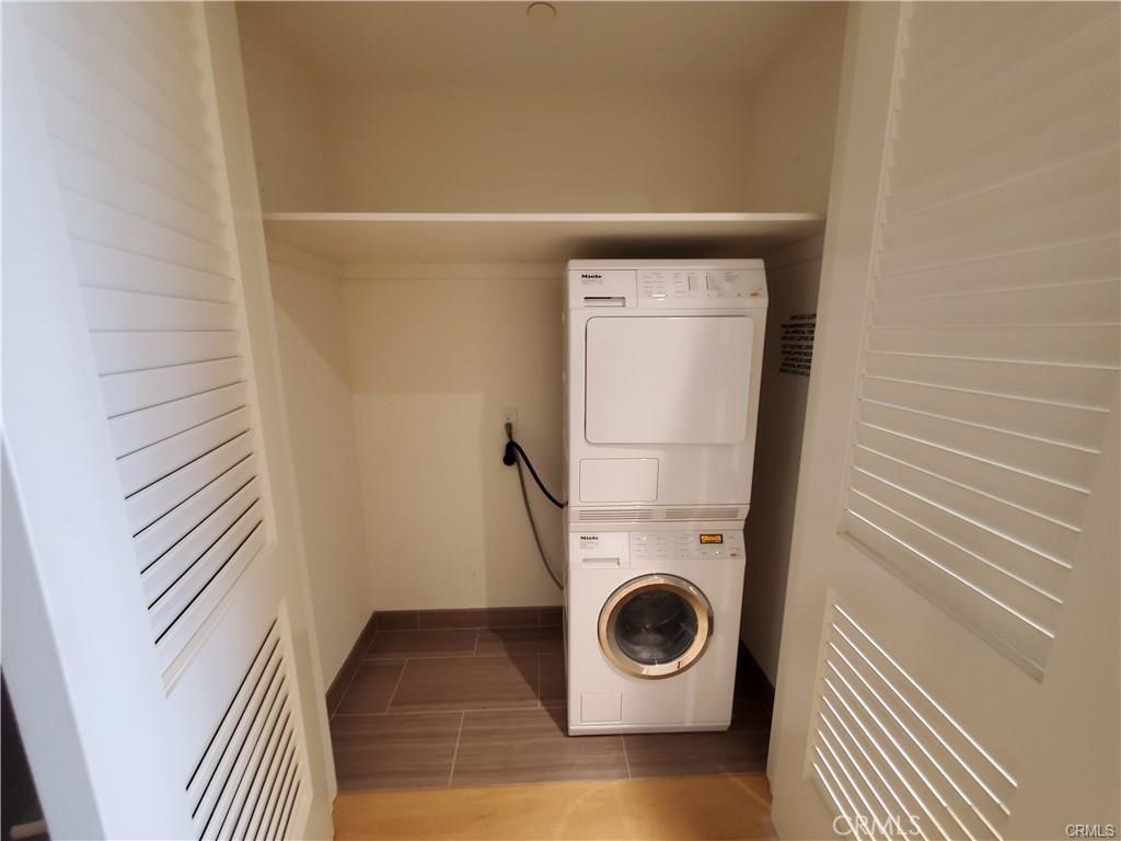877 Francisco Street 1805 Property Photo 5