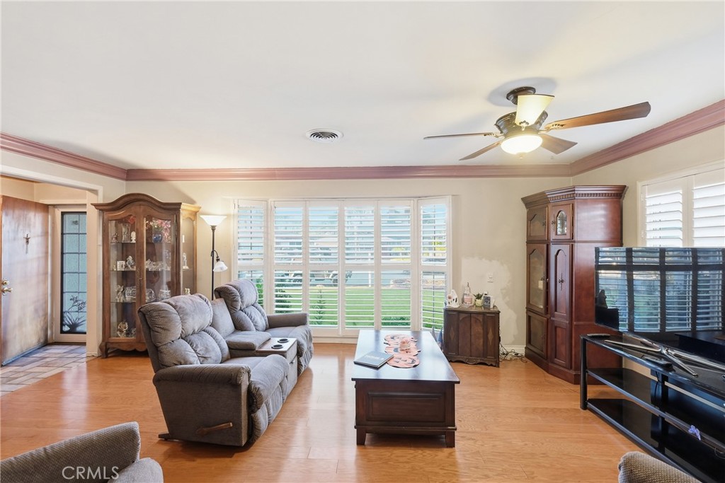 1222 E Elgenia Property Photo 6