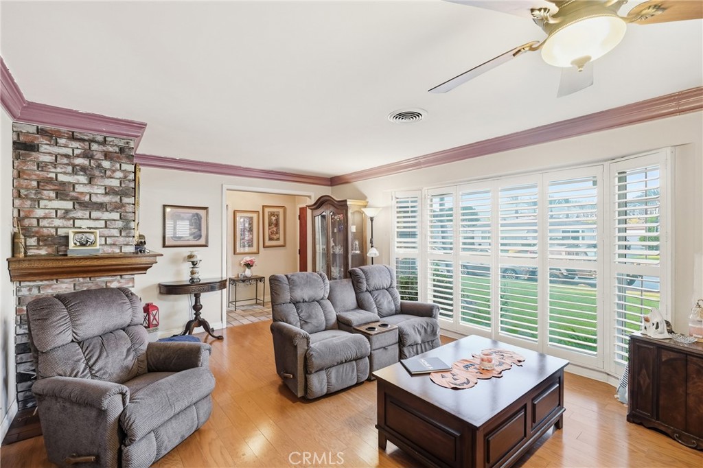 1222 E Elgenia Property Photo 7