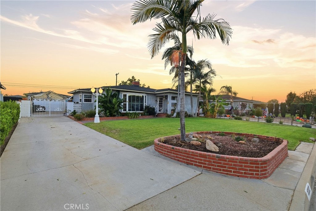 1222 E Elgenia Property Photo 17