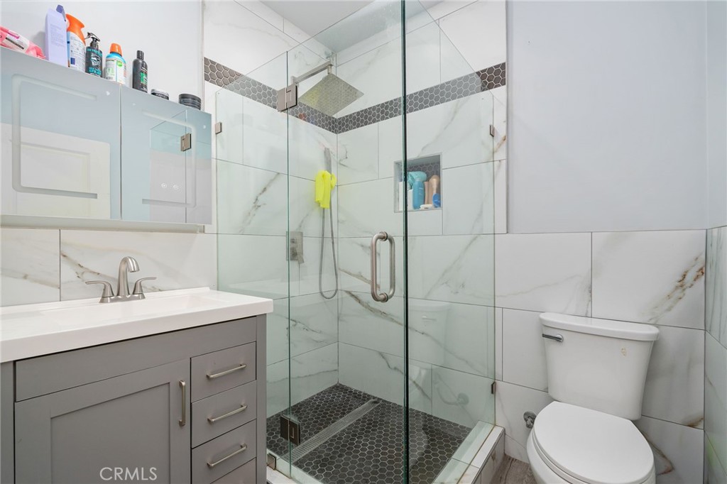 571 N Lilac Avenue Property Photo 20