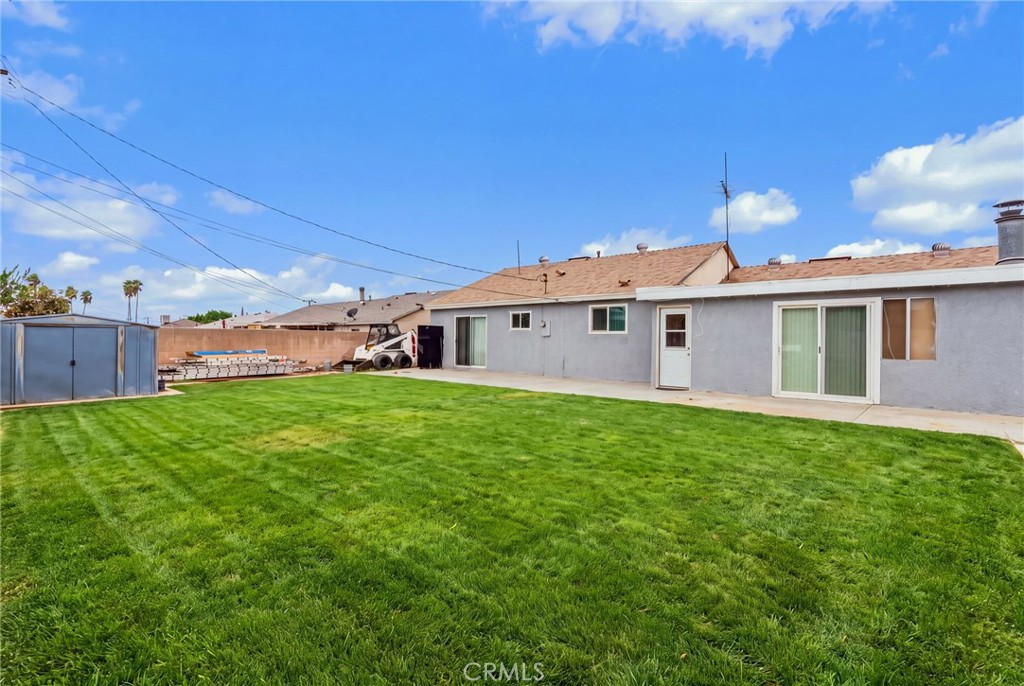 571 N Lilac Avenue Property Photo 22