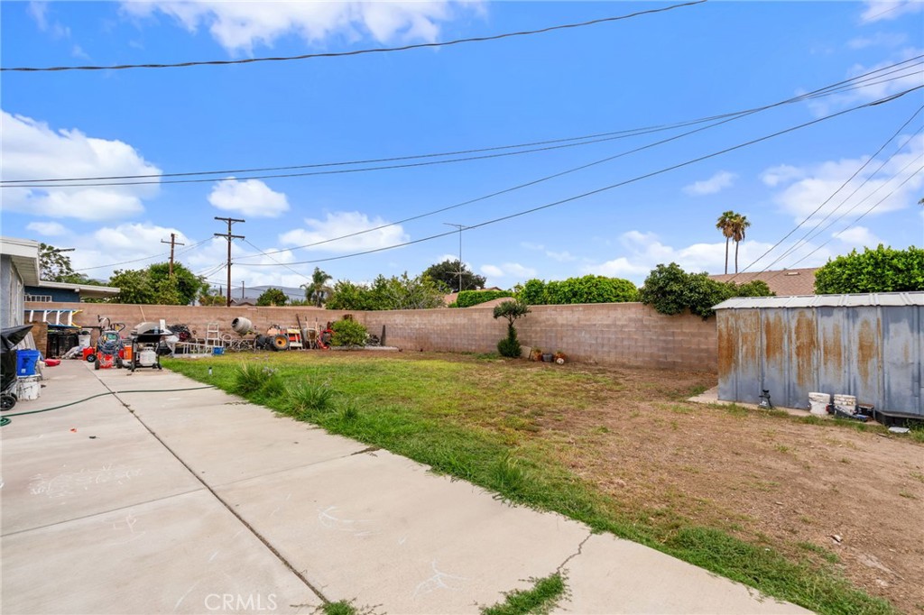 571 N Lilac Avenue Property Photo 25
