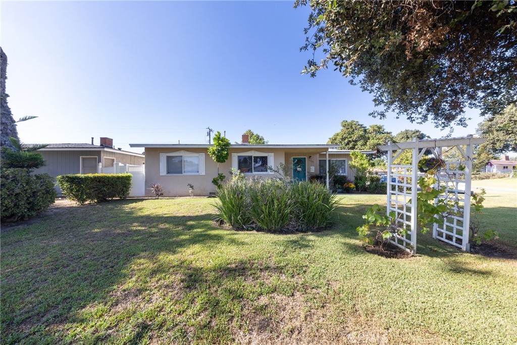 1122 W Service Property Photo 2