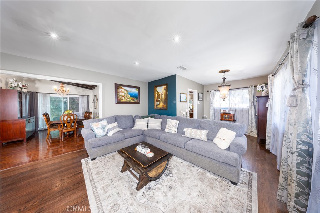 1122 W Service Property Photo 4