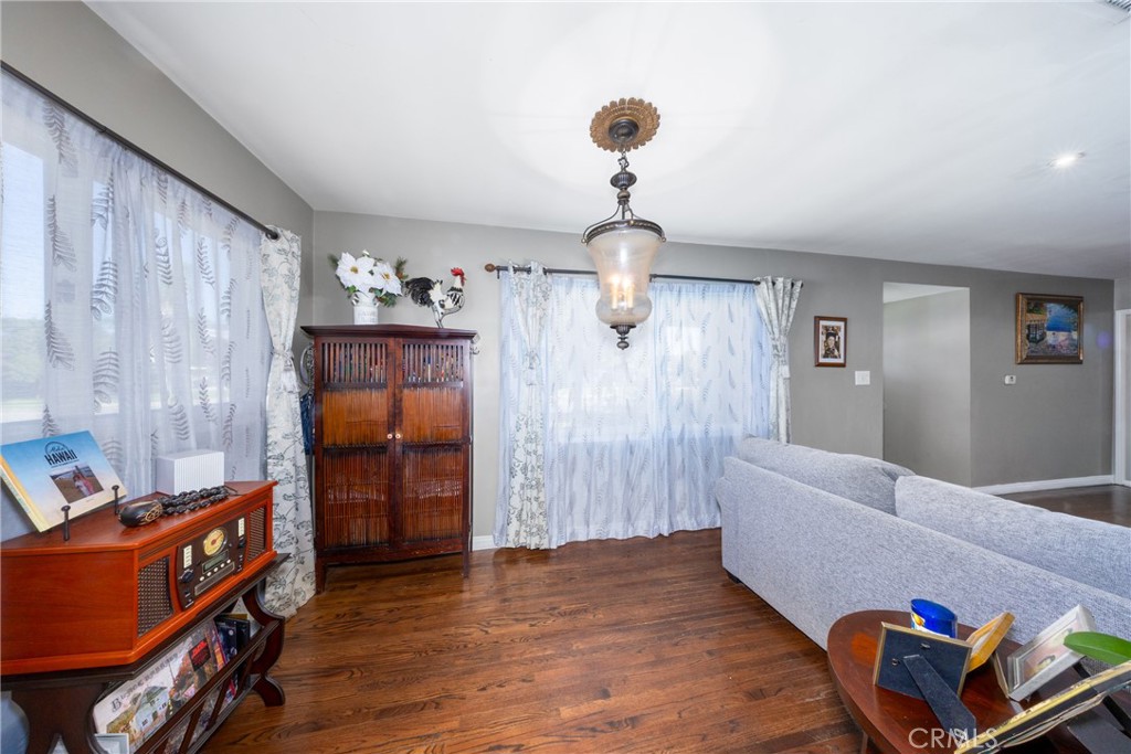 1122 W Service Property Photo 8