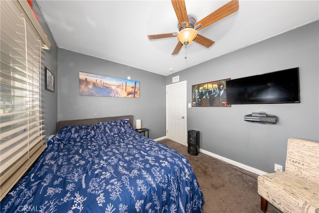 1122 W Service Property Photo 18