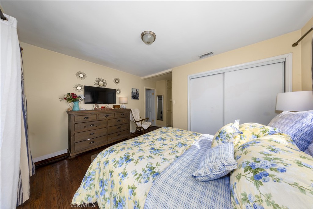 1122 W Service Property Photo 23