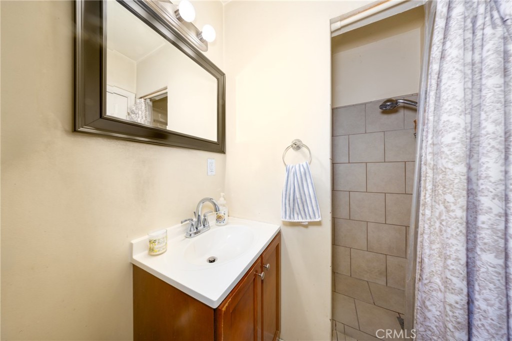 1122 W Service Property Photo 25