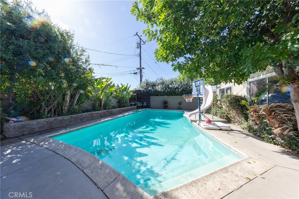 1122 W Service Property Photo 28